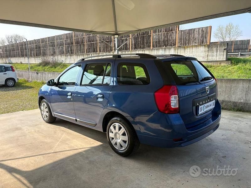 Usata Dacia Logan Ambiance 75 CV (55 kW) 2015 Blu Monovolume