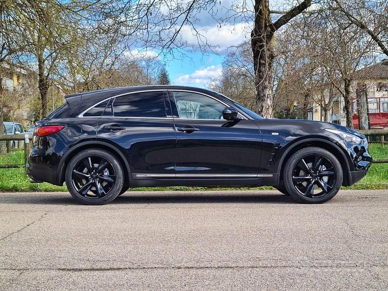 Usata Infiniti QX70 Premium 238 CV (175 kW) 2016 Nero SUV