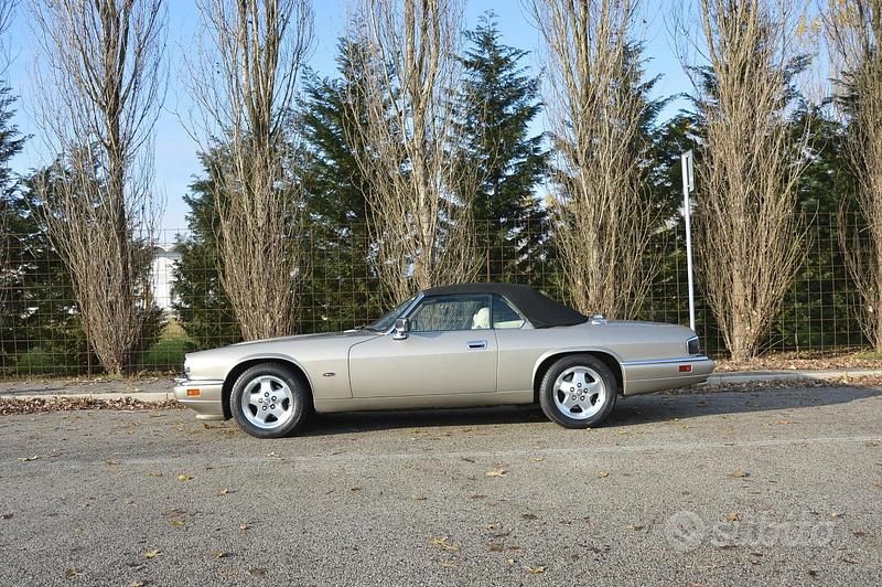 Usata Jaguar XJS 231 CV (169 kW) 2004 Beige Cabrio