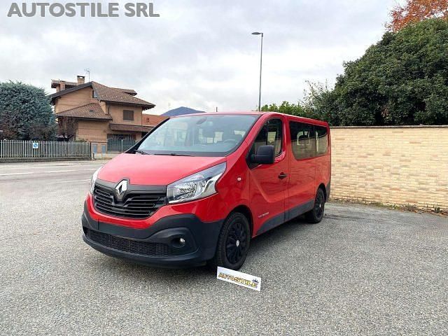 Usata Renault Trafic 125 CV (91 kW) 2015 Rosso Monovolume