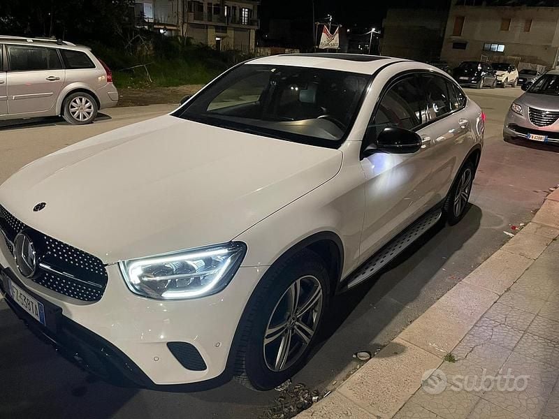 Usata Mercedes GLC300 258 CV (189 kW) 2019 Bianco Coupé