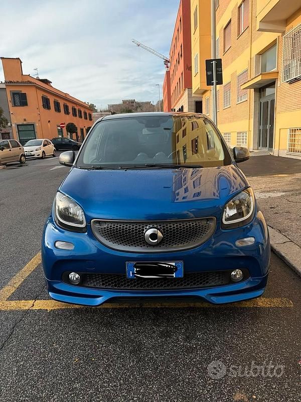 Usata Smart ForFour 2016 Blu Utilitaria