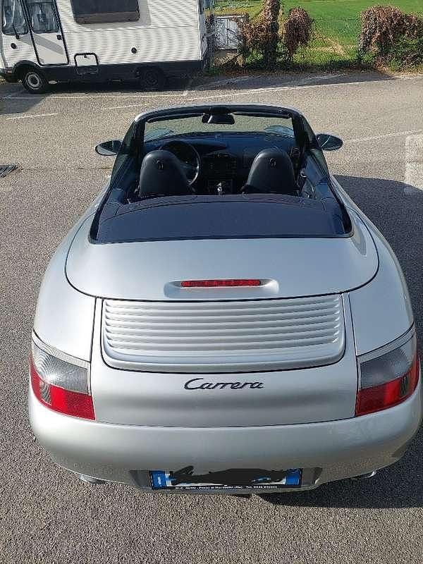Usata Porsche 911 Carrera Cabriolet 300 CV (220 kW) 2000 Argento Cabrio