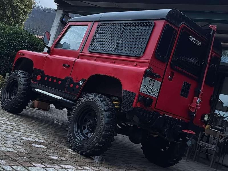 Usata Land Rover Defender 86 CV (63 kW) 1988 Rosso SUV
