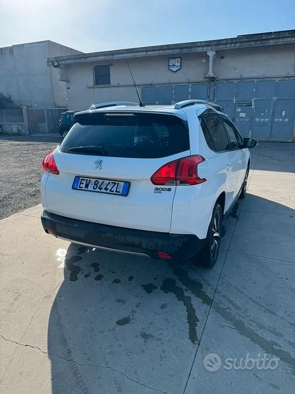 Usata Peugeot 2008 115 CV (84 kW) 2014 Bianco SUV