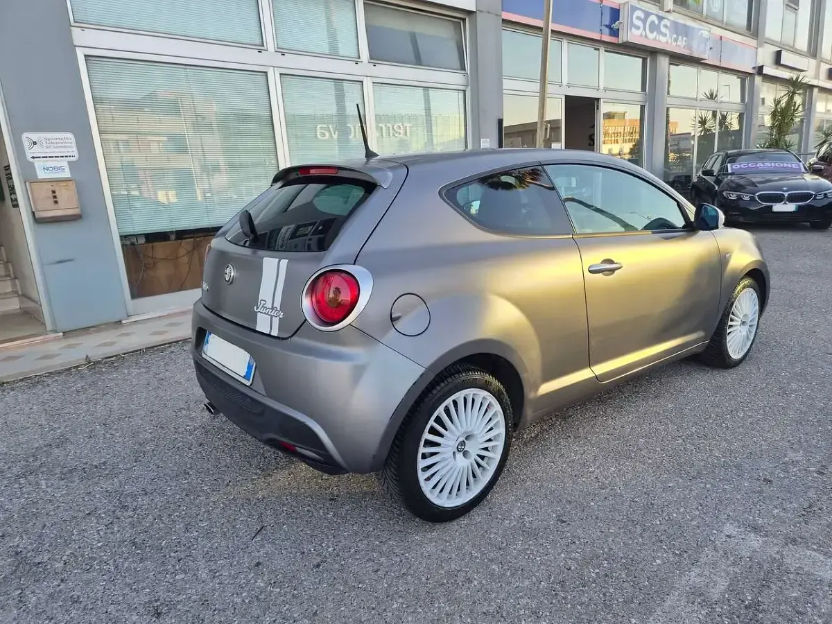 Second-hand Alfa Romeo MiTo 84 CP (61 kW) 2015 Argintiu Hatchback