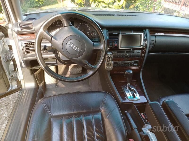 Usata Audi A8 Ambiente 230 CV (169 kW) 1998 Argento Berlina