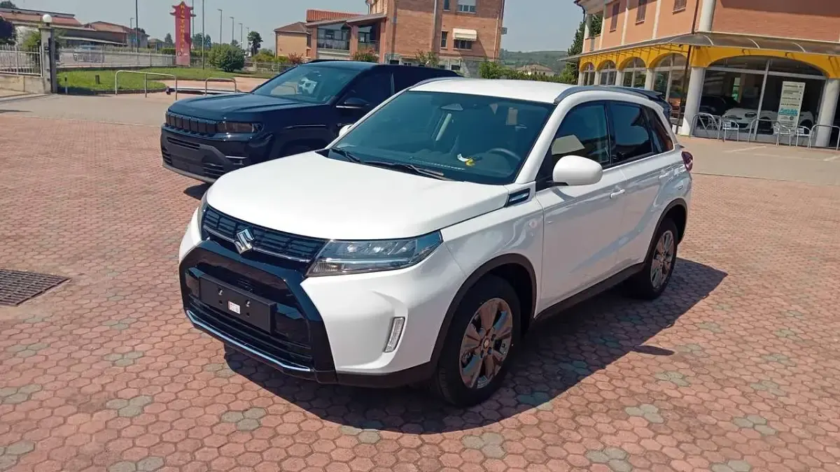 Nuova Suzuki Vitara Cool 109 CV (80 kW) 2026 Bianco SUV