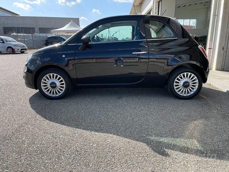 Begagnad Fiat 500 Lounge 69 HK (50 kW) 2012 Svart Halvkombi