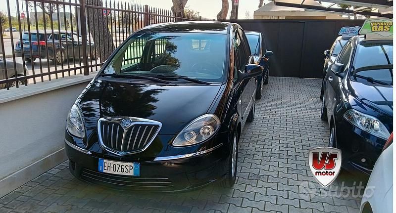 Usata Lancia Musa 95 CV (69 kW) 2011 Nero Monovolume