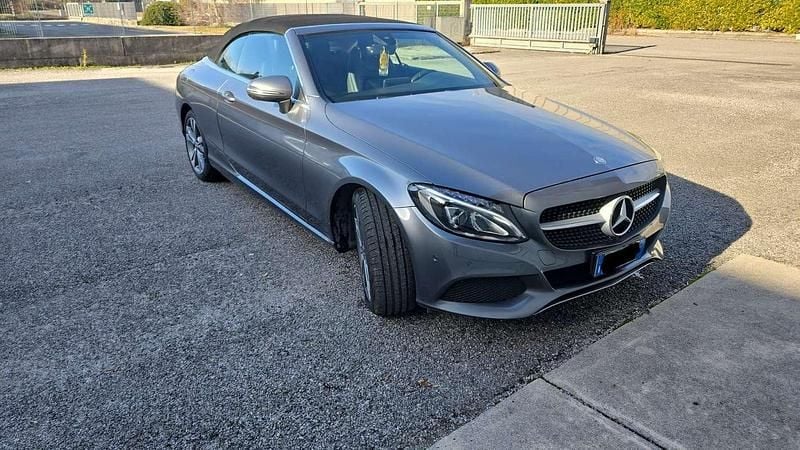 Usata Mercedes C220 170 CV (125 kW) 2017 Grigio Cabrio