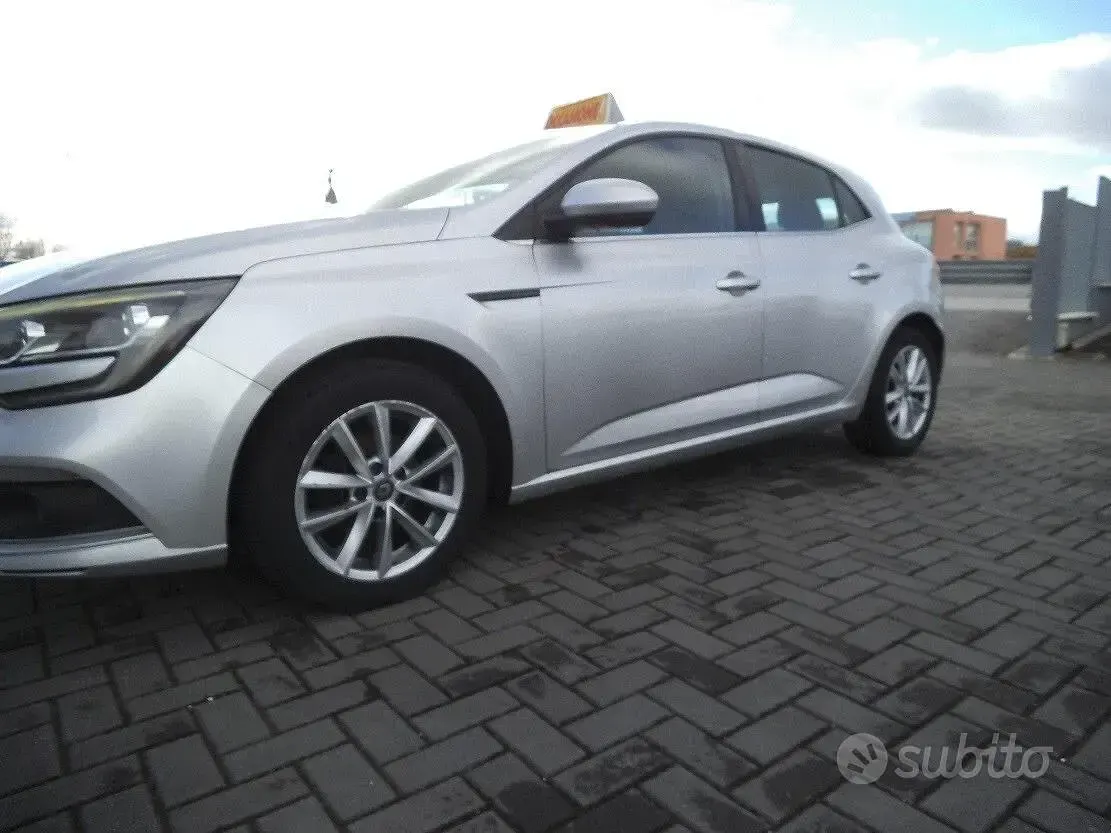 Usata Renault Mégane IV 95 CV (69 kW) 2016 Grigio Berlina