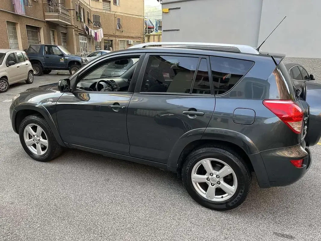 Usata Toyota RAV4 Luxury 177 CV (130 kW) 2009 SUV