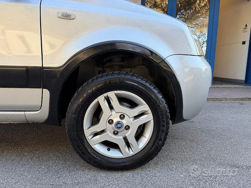 Usata Fiat Panda 4x4 Climbing 60 CV (44 kW) 2005 Grigio Utilitaria