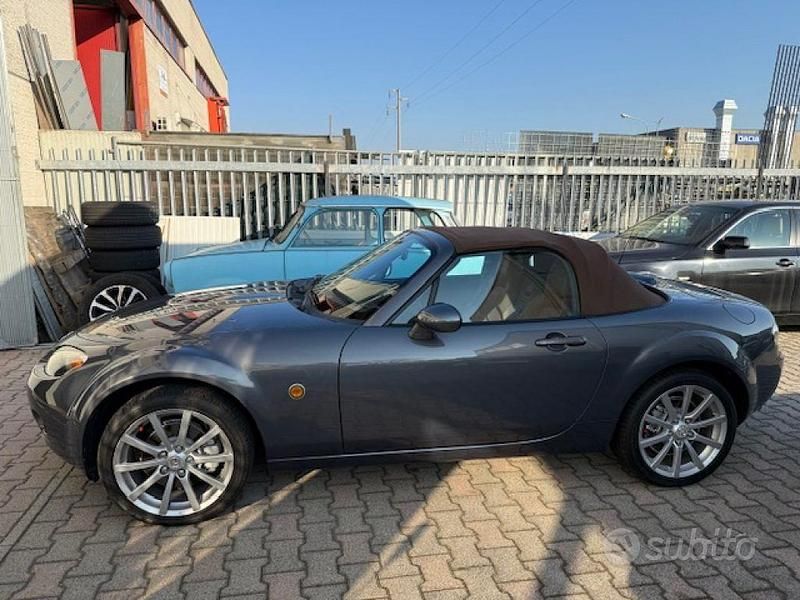 Usata Mazda MX5 160 CV (117 kW) 2007 Grigio Cabrio