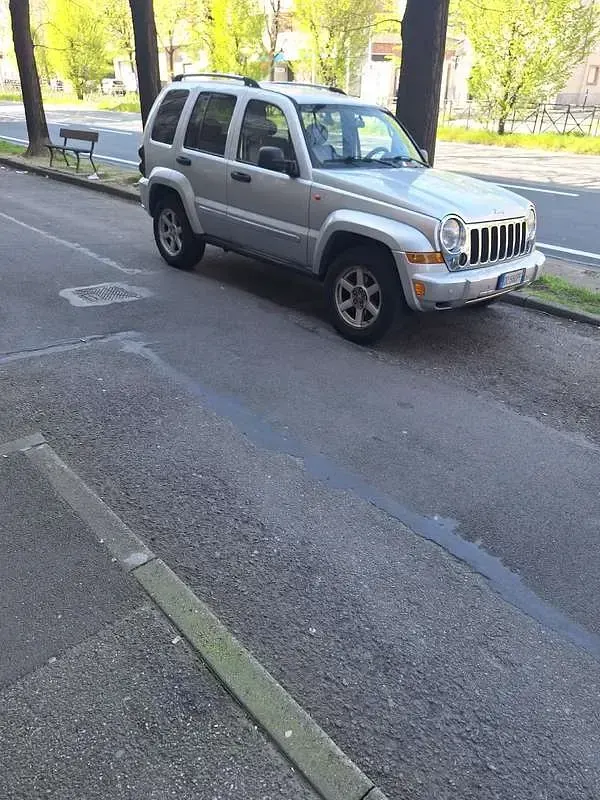 Usado Jeep Cherokee 116 CV (85 kW) 2006 SUV