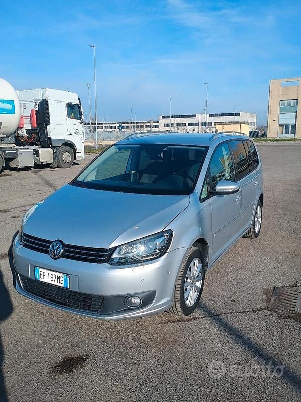 Grigio Usata 2012 VW Touran Highline Monovolume | 5300 € (Cara) - Immagine 1/4