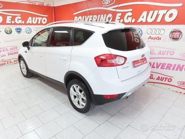 Usata Ford Kuga 163 CV (119 kW) 2012 Bianco SUV