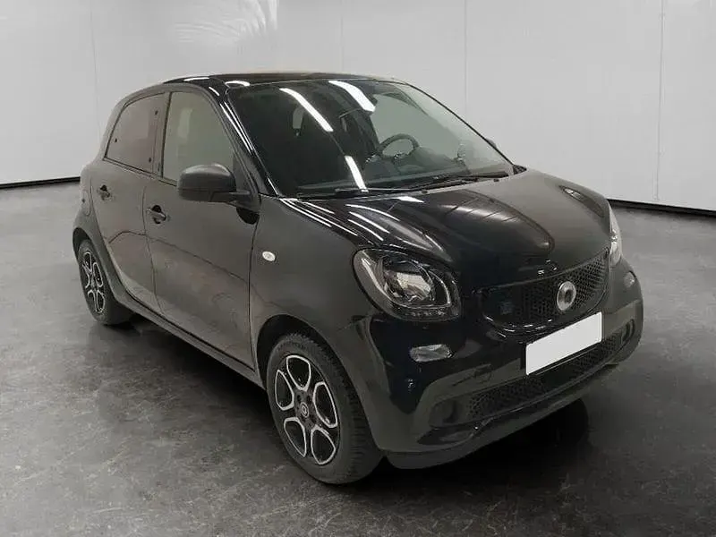 Usata Smart ForFour Electric Drive Passion 60 kW (82 CV) 2019 Nero Berlina