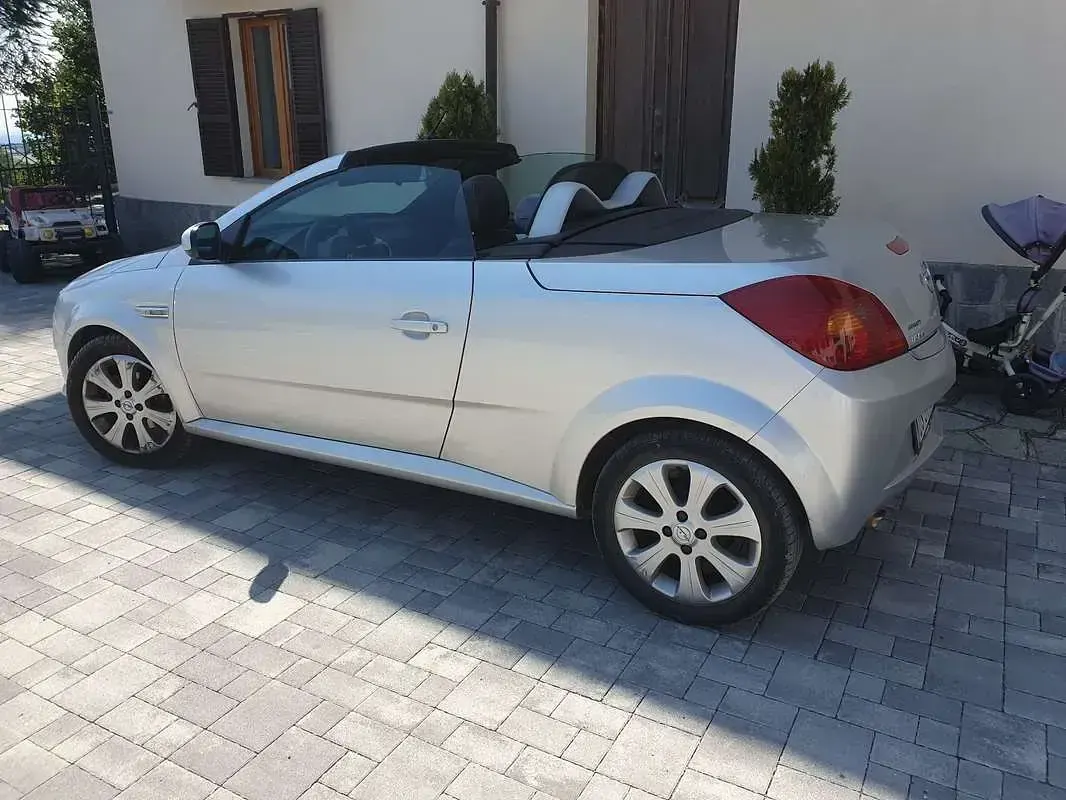 Usata Opel Tigra Sport 125 CV (91 kW) 2008 Cabrio
