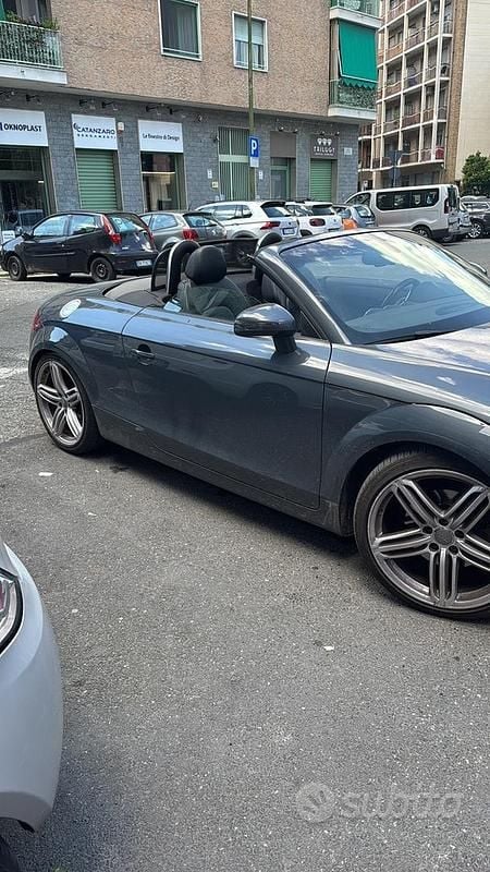 Usata Audi TT Roadster 2011 Grigio Cabrio