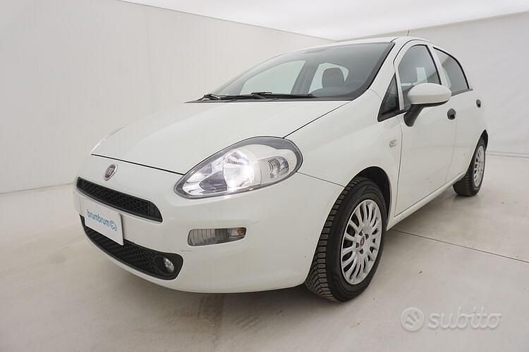 Bianco Usata 2017 Fiat Punto Street Tre volumi | 6790 € (Buon prezzo) - Immagine 1/4