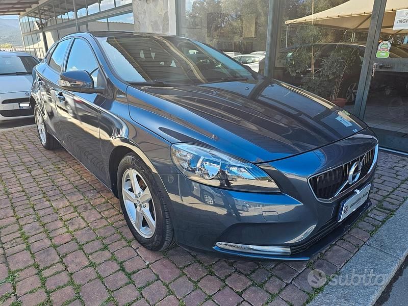 Usata Volvo V40 Business Edition 150 CV (110 kW) 2018 Grigio Station wagon