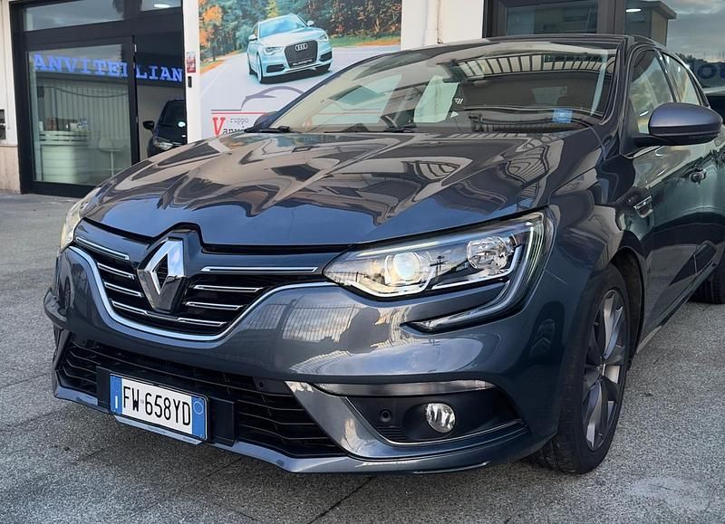 Usata Renault Mégane IV Intens 115 CV (84 kW) 2019 Grigio Berlina