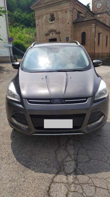 Usata 2016 Ford Kuga Titanium SUV | 9800 € (Ottimo prezzo) - Immagine 1/4