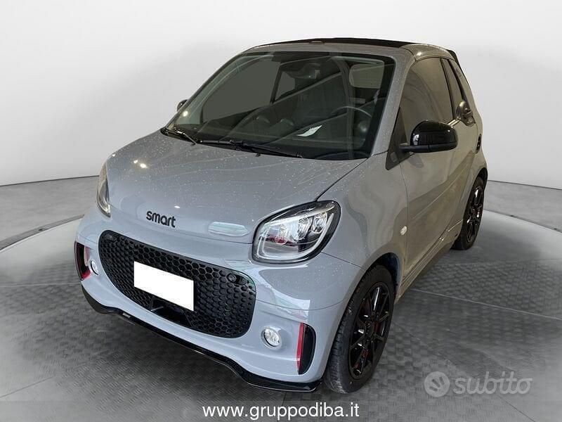 Usata Smart ForTwo Electric Drive 41 kW (56 CV) 2020 Nero Cabrio