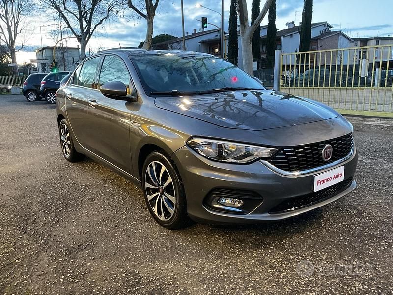 Usata Fiat Tipo Lounge 120 CV (88 kW) 2016 Grigio Berlina