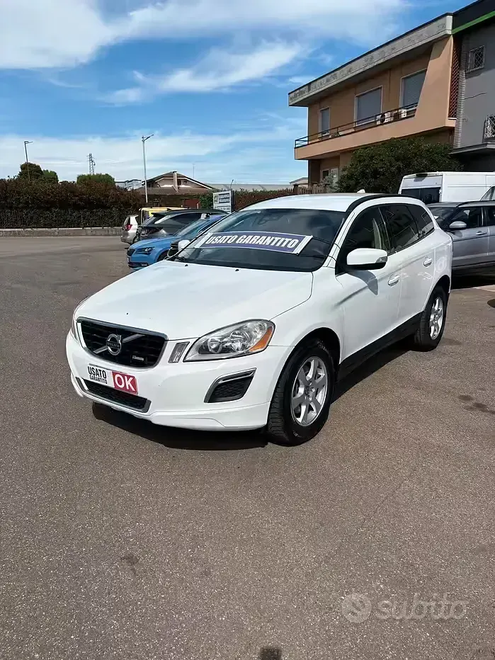 Usata Volvo XC60 R-Design 163 CV (119 kW) 2010 Bianco SUV