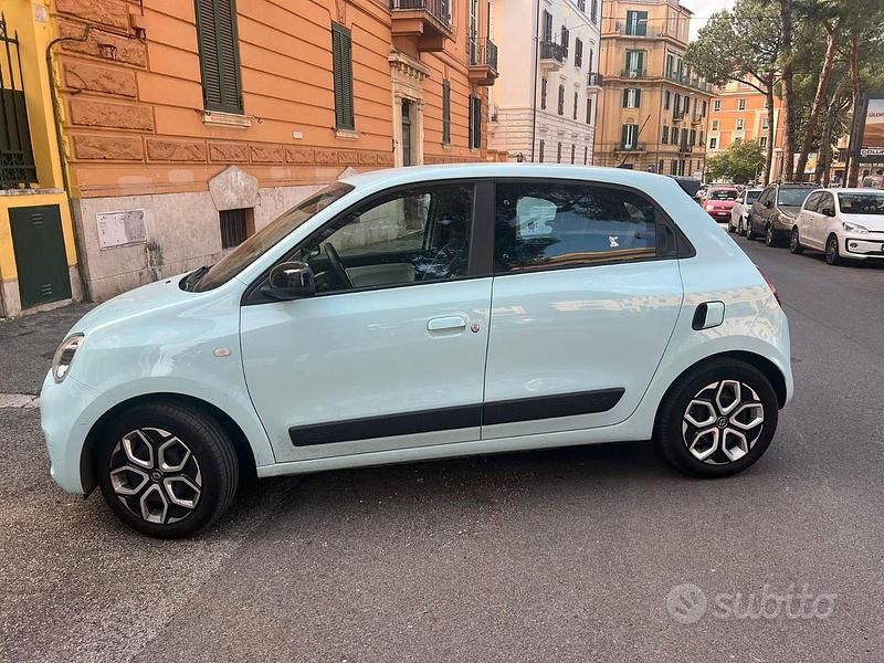 Usata Renault Twingo Equilibre 65 CV (47 kW) 2023 Blu Utilitaria