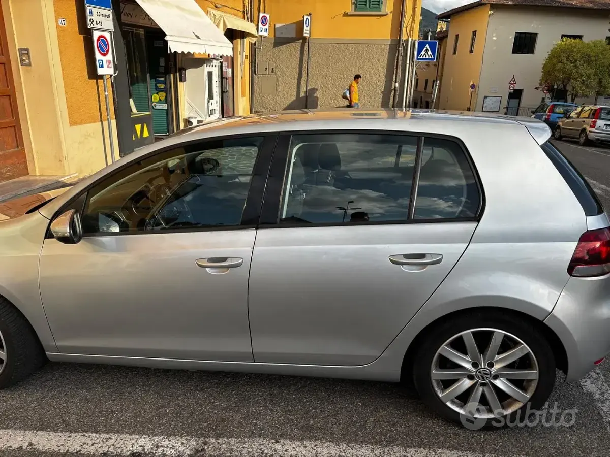 Usata VW Golf 110 CV (80 kW) 2010 Grigio Monovolume
