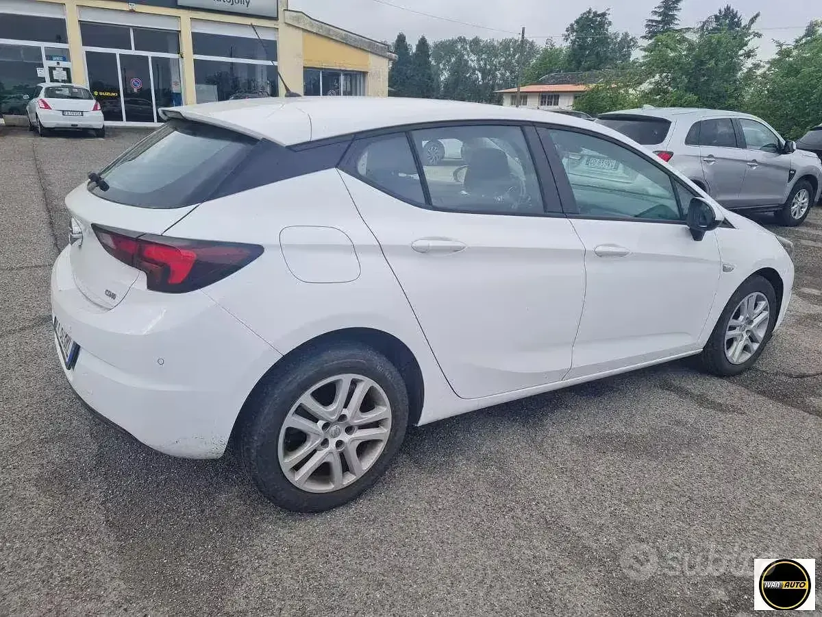 Usata Opel Astra 136 CV (100 kW) 2017 Bianco Berlina