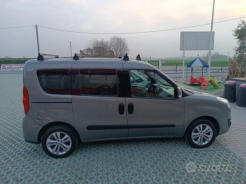 Usata Opel Combo 120 CV (88 kW) 2013 Grigio Monovolume