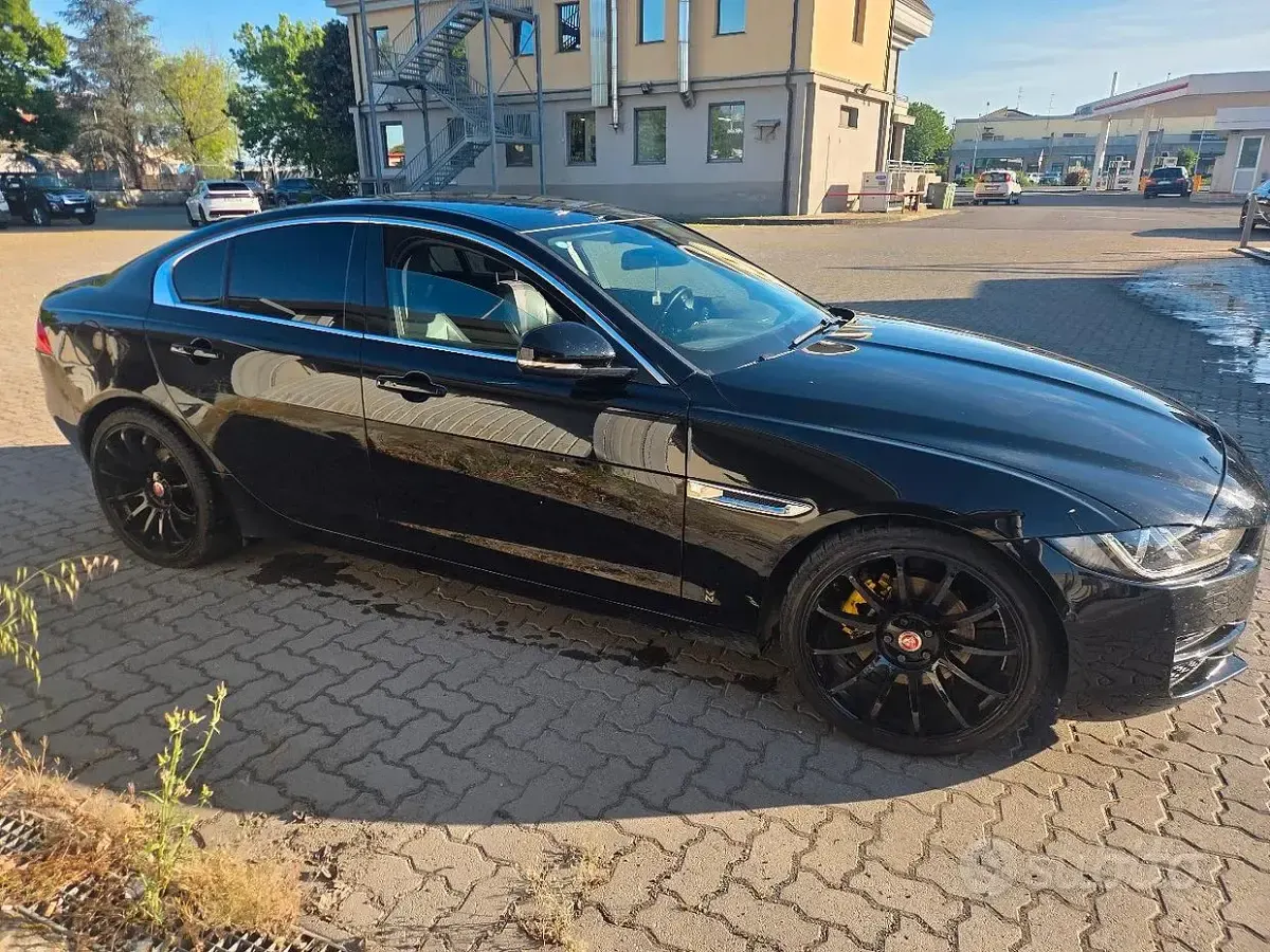 Usata Jaguar XE 180 CV (132 kW) 2018 Berlina