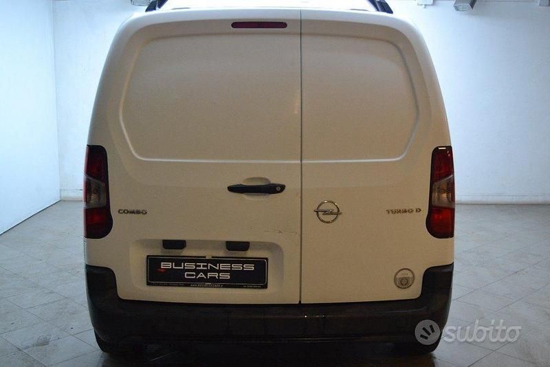 Usata Opel Combo 102 CV (75 kW) 2019 Bianco Monovolume