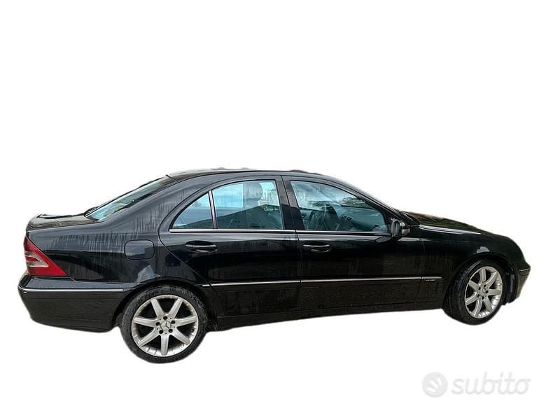 Usata Mercedes C270 170 CV (125 kW) 2003 Nero Berlina