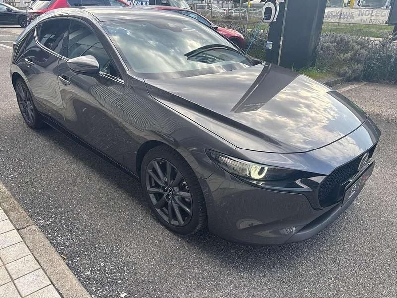 Usata Mazda 3 186 CV (136 kW) 2023 Grigio scuro Utilitaria