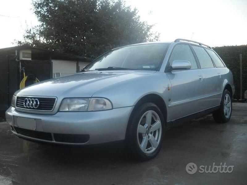 Usata Audi A4 110 CV (80 kW) 1997 Grigio Station wagon