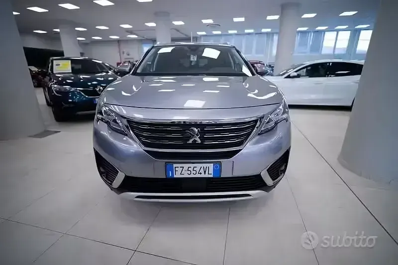 Usata Peugeot 5008 Allure 131 CV (96 kW) 2020 Grigio SUV