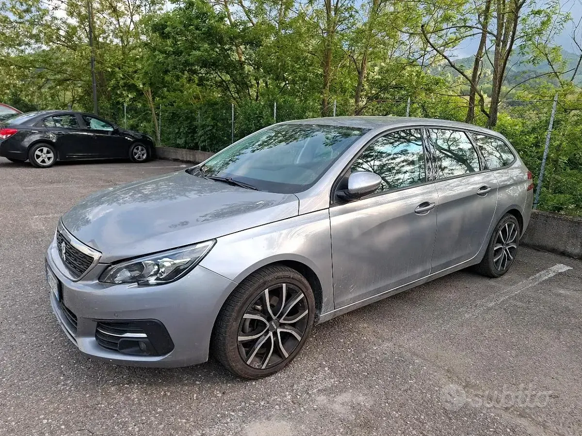 Usata Peugeot 308 131 CV (96 kW) 2019 Station wagon