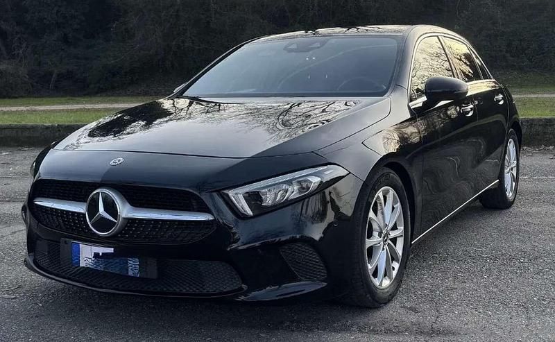Usata Mercedes 180 Business 116 CV (85 kW) 2020 Nero Berlina