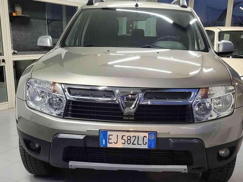 Usata Dacia Duster Lauréate 107 CV (78 kW) 2011 Grigio SUV