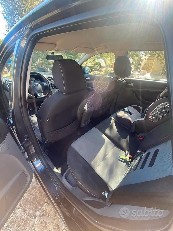 Occasion Ford Focus Style 109 ch (80 kW) 2010 Gris Break