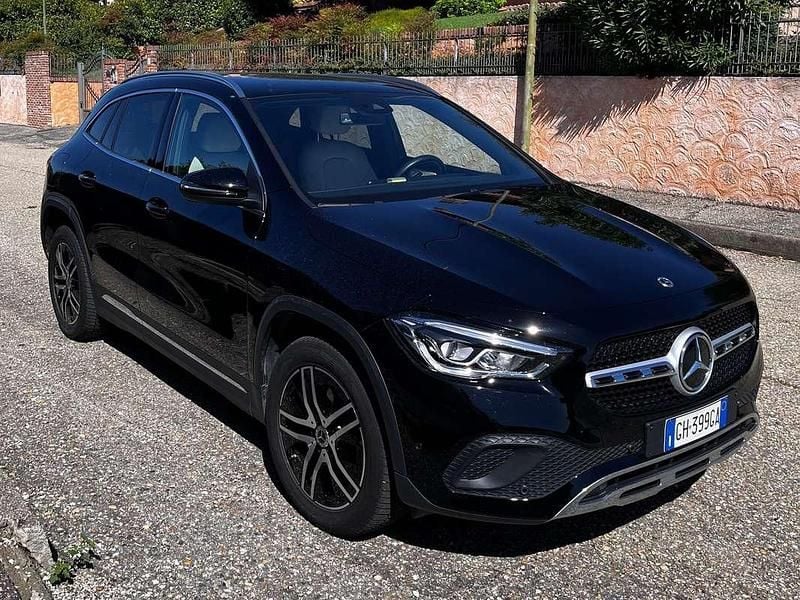 Usata Mercedes GLA250 160 CV (117 kW) 2022 Nero SUV