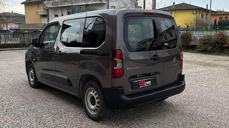 Begagnad Citroën Berlingo 131 HK (96 kW) 2021 Grå Minibuss