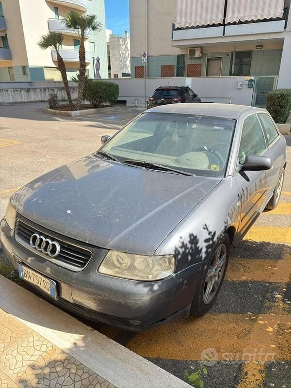 Usata Audi A3 90 CV (66 kW) 2001 Grigio Utilitaria