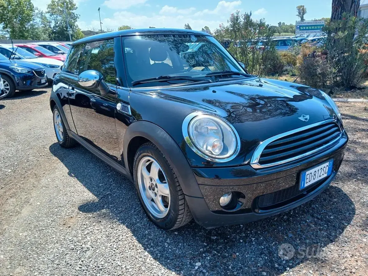 Usata Mini Cooper 75 CV (55 kW) 2010 Nero Utilitaria